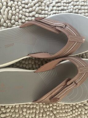 Comfort Cushion Flip-Flop Sandals - Taupe/pinkish